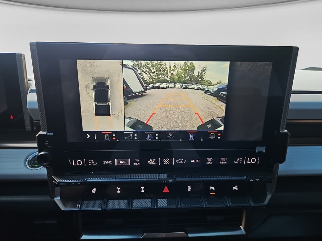 2022 GMC Hummer EV view 14