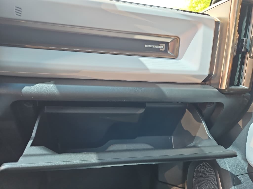 2022 GMC Hummer EV view 19