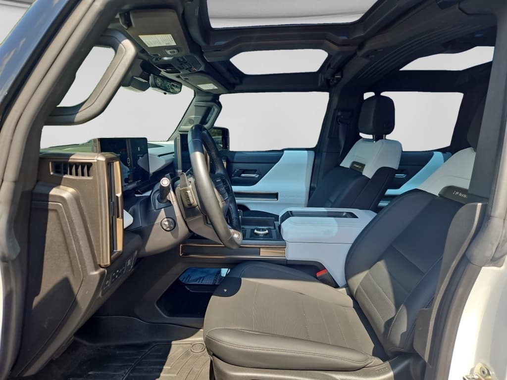 2022 GMC Hummer EV view 17