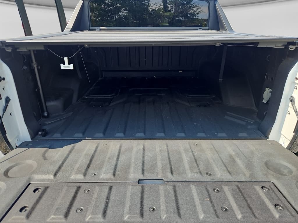 2022 GMC Hummer EV view 23