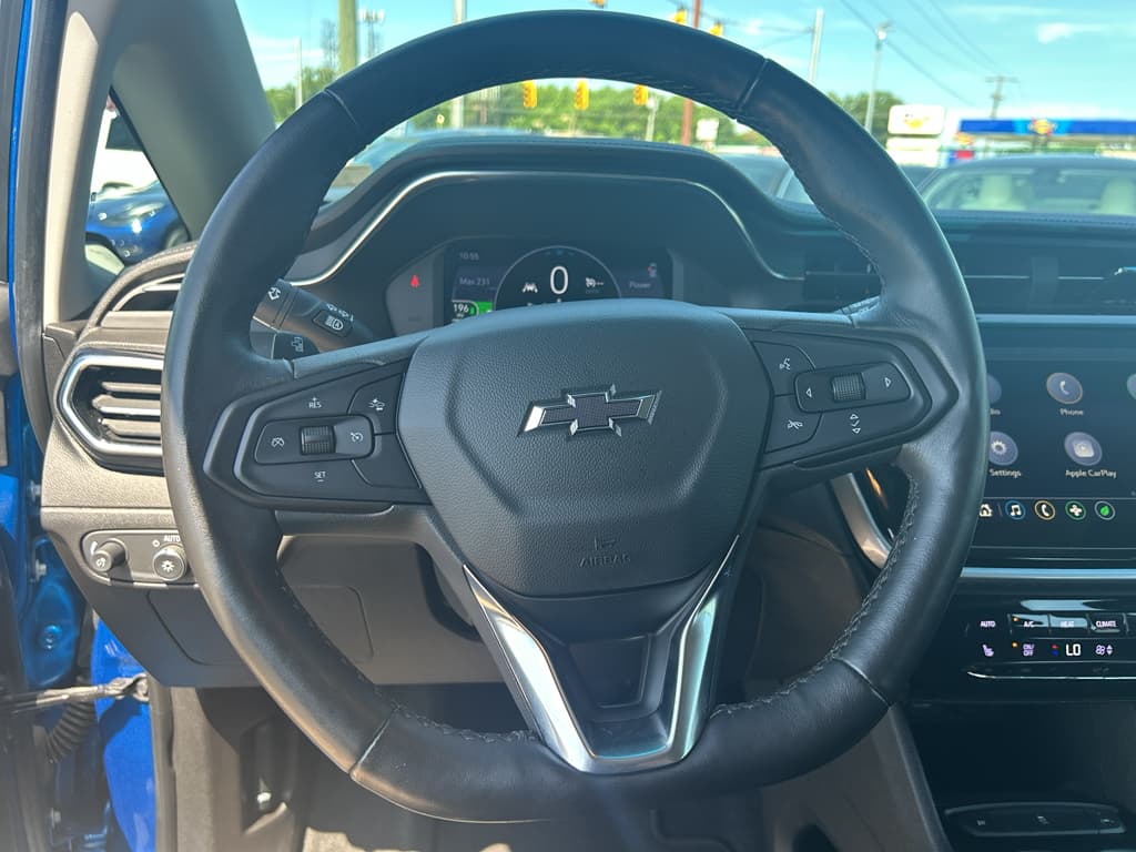 2022 Chevrolet Bolt EV view 8