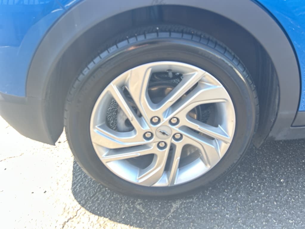 2022 Chevrolet Bolt EV view 22