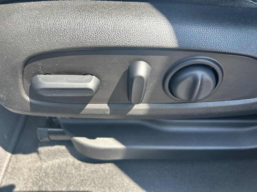 2022 Chevrolet Bolt EV view 7