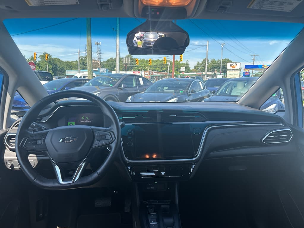 2022 Chevrolet Bolt EV view 13