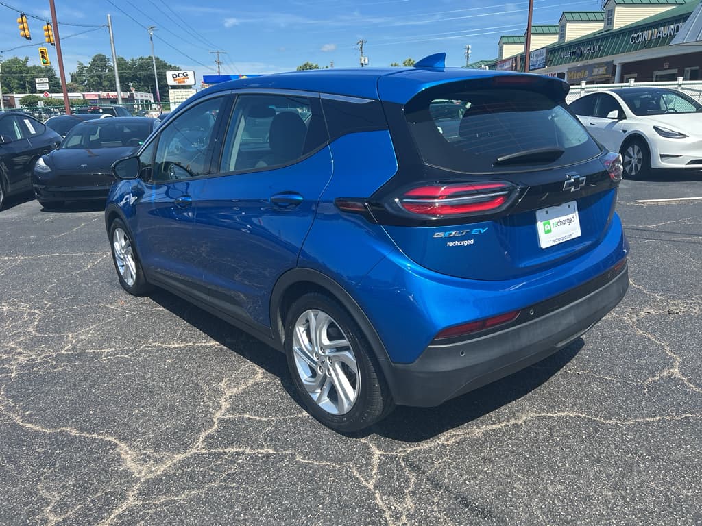2022 Chevrolet Bolt EV view 2