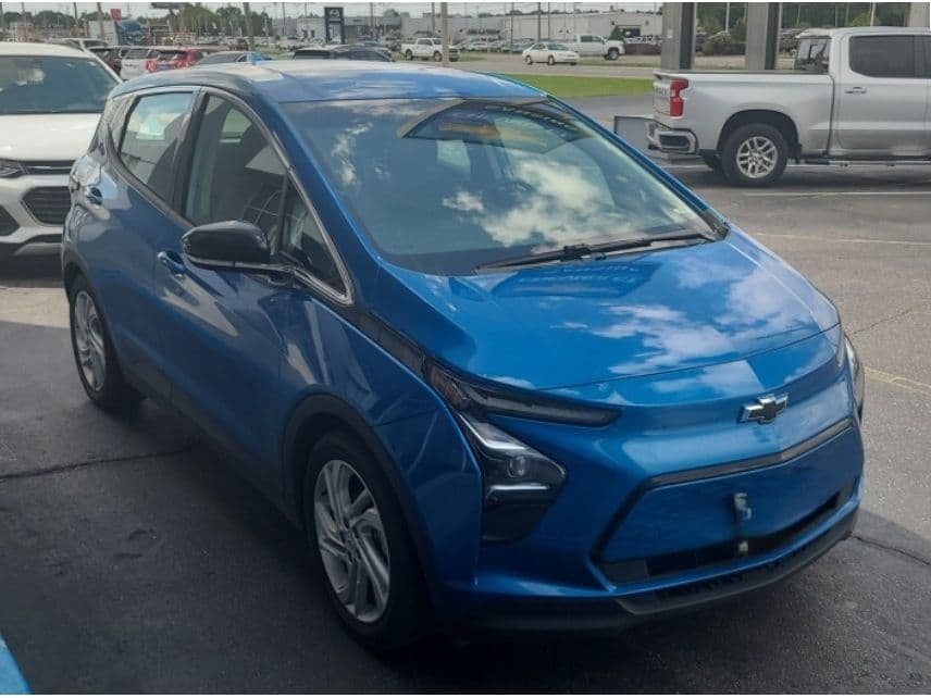 2022 Chevrolet Bolt EV view 2