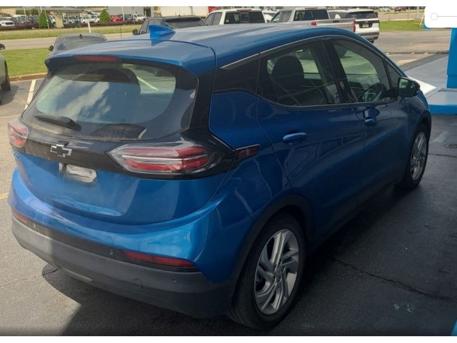 2022 Chevrolet Bolt EV view 3