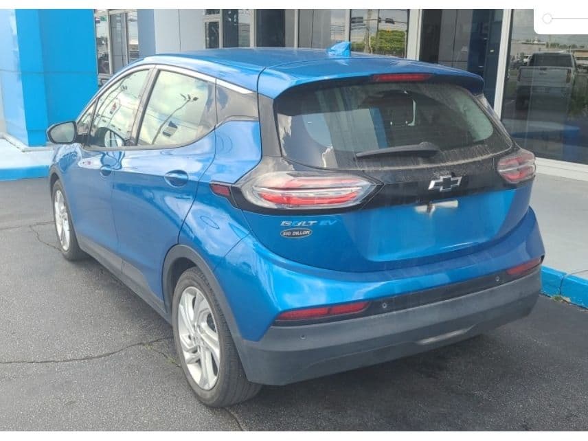 2022 Chevrolet Bolt EV view 4