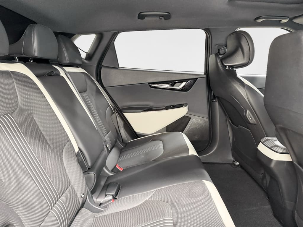 2023 Kia EV6 view 23