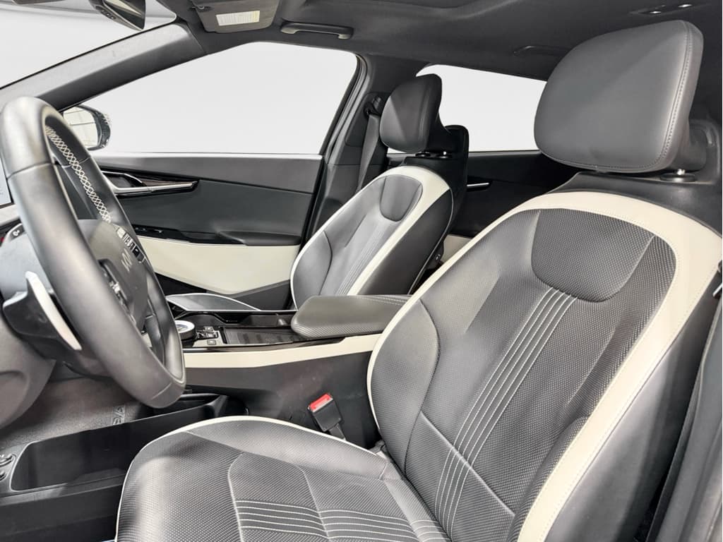 2023 Kia EV6 view 17