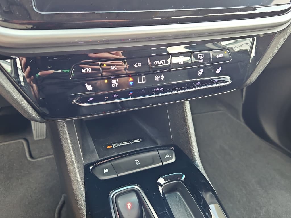 2022 Chevrolet Bolt EV view 15