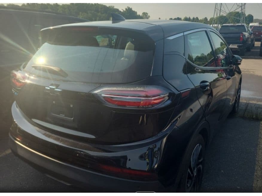 2022 Chevrolet Bolt EV view 3