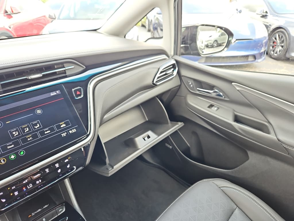 2022 Chevrolet Bolt EV view 20