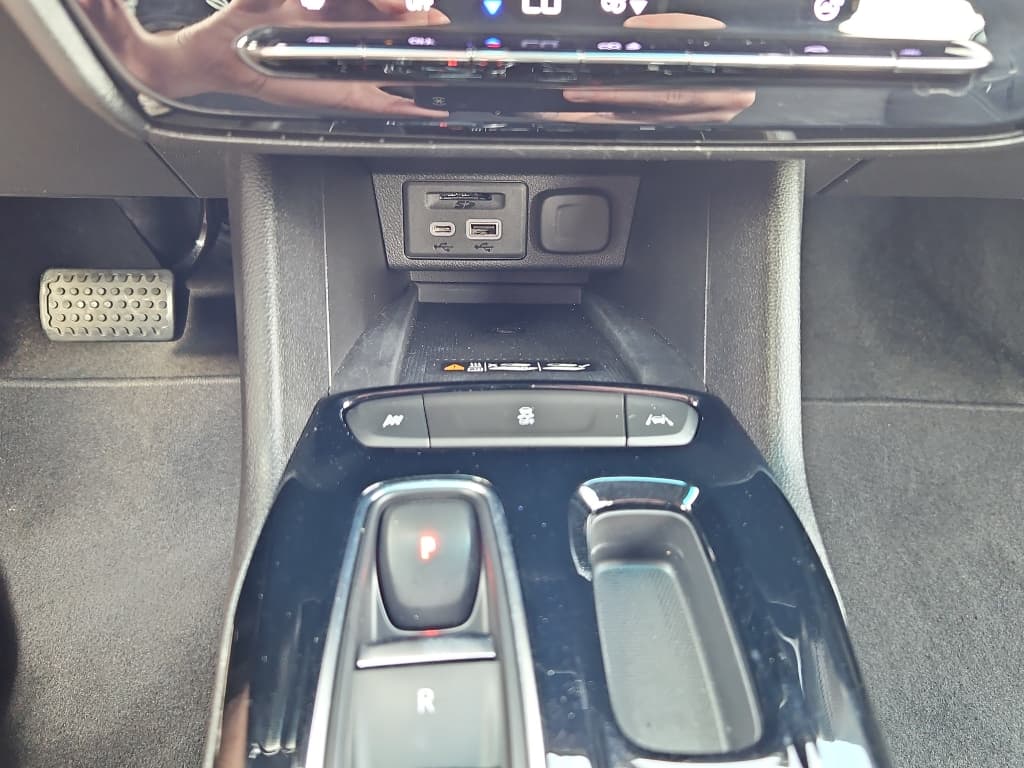 2022 Chevrolet Bolt EV view 19