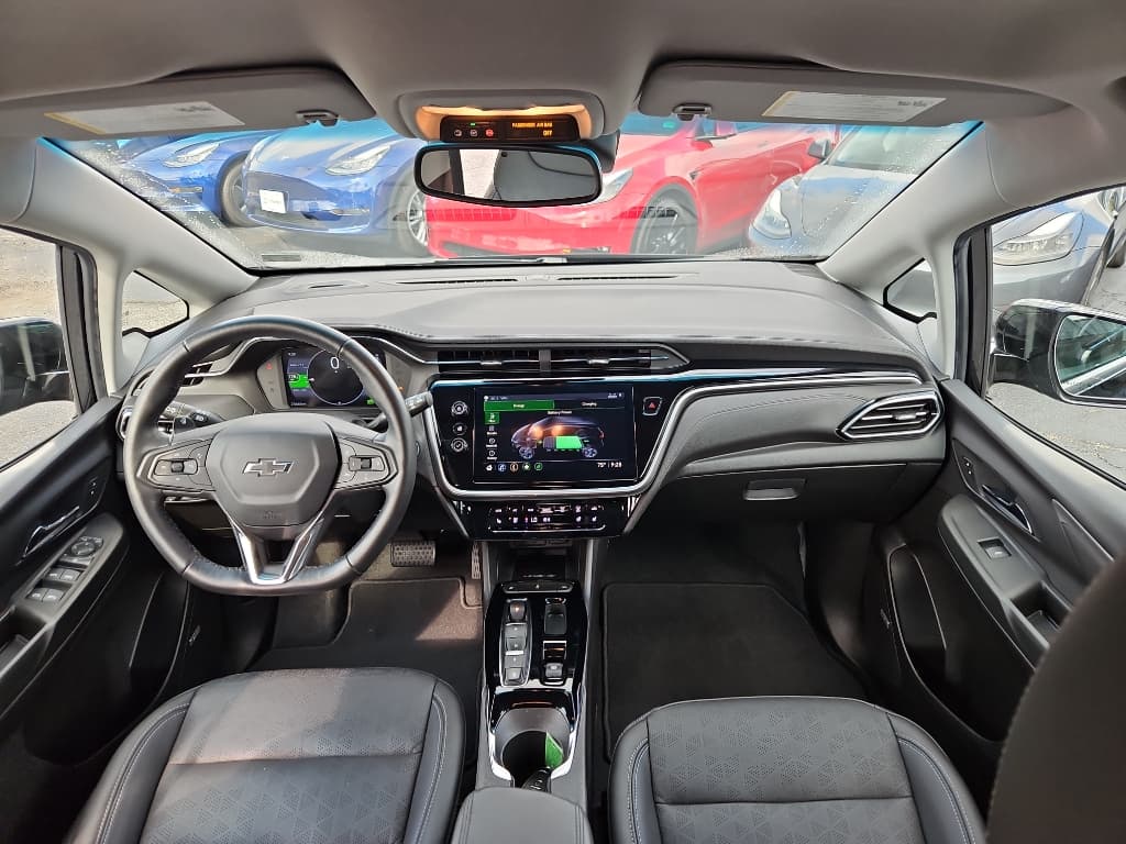 2022 Chevrolet Bolt EV view 16