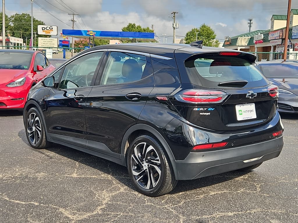 2022 Chevrolet Bolt EV view 2