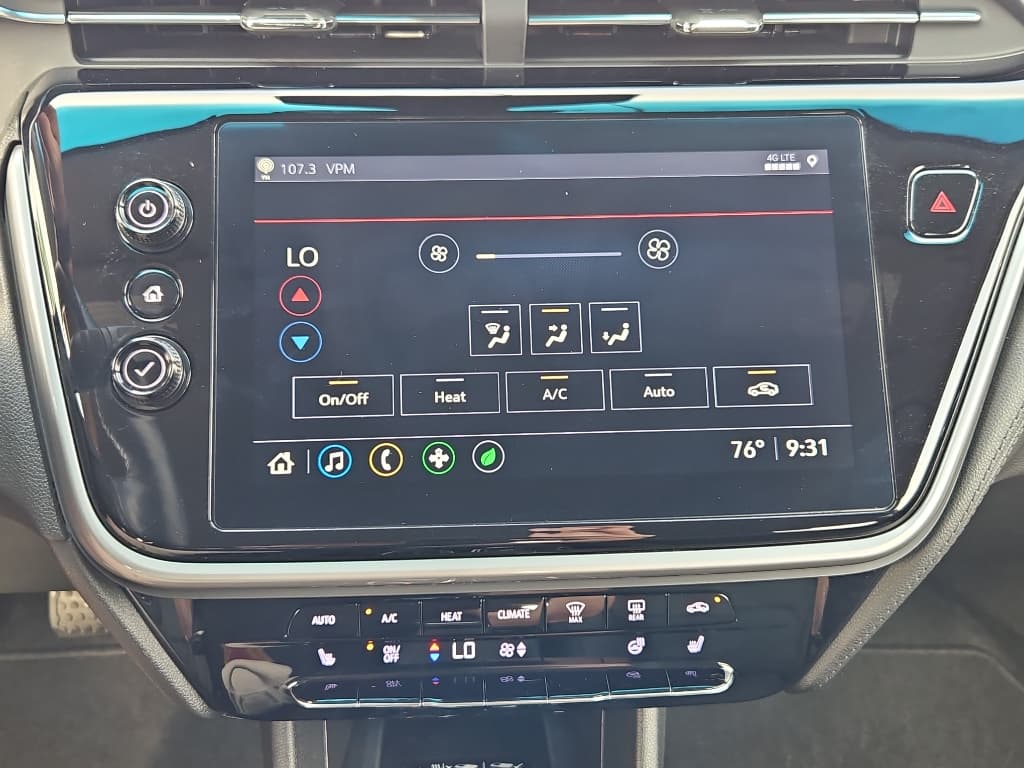 2022 Chevrolet Bolt EV view 13