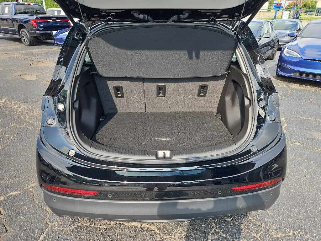 2022 Chevrolet Bolt EV view 23