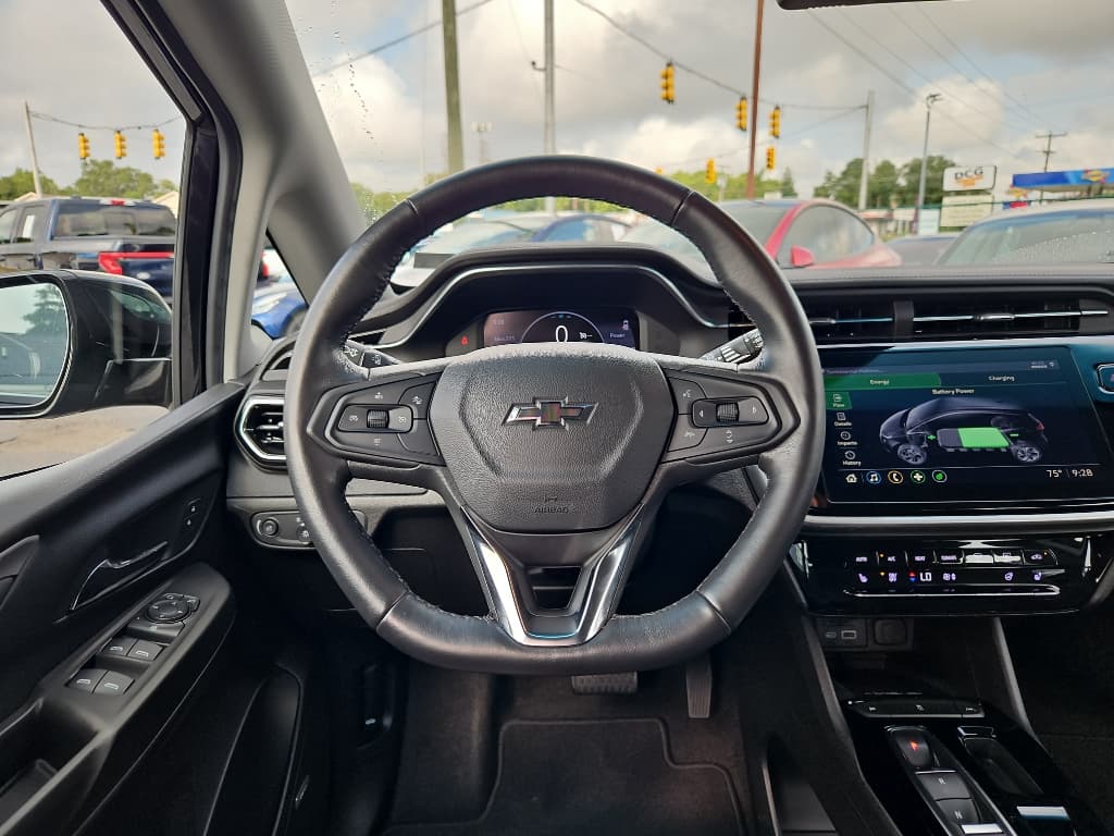 2022 Chevrolet Bolt EV view 8