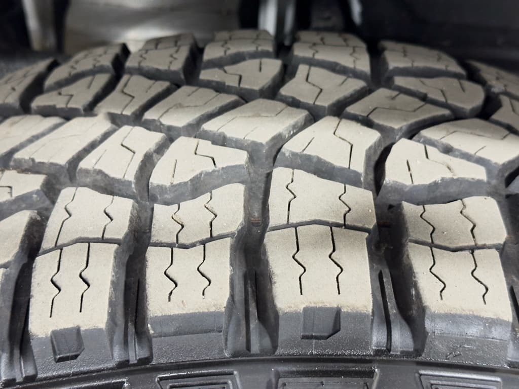 2022 GMC Hummer EV view 38