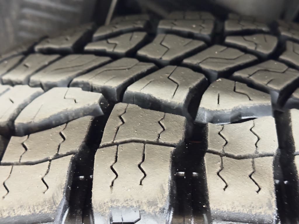 2022 GMC Hummer EV view 40