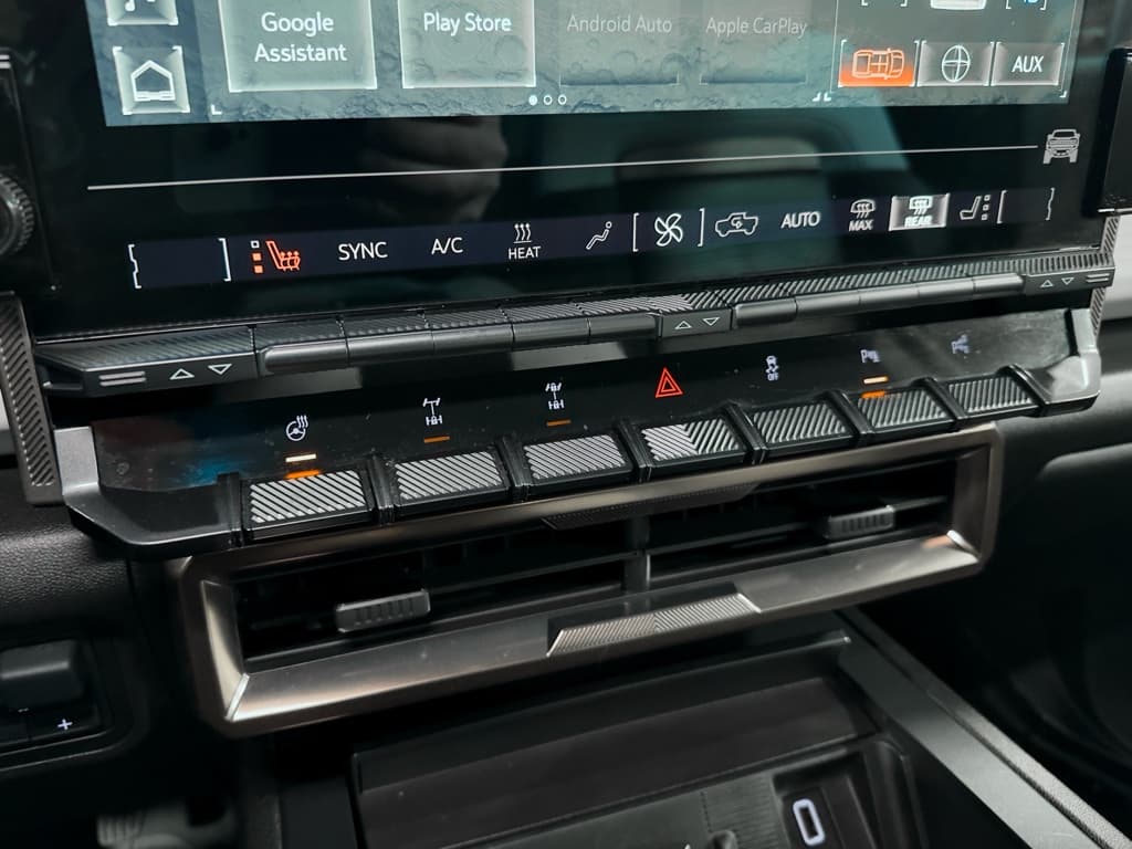 2022 GMC Hummer EV view 16