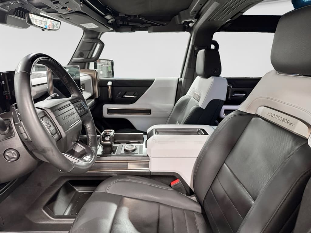 2022 GMC Hummer EV view 18