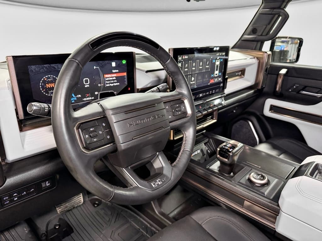 2022 GMC Hummer EV view 19