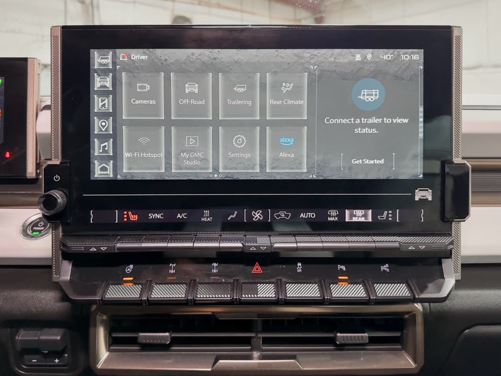 2022 GMC Hummer EV view 11