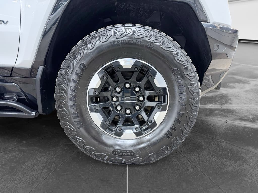 2022 GMC Hummer EV view 39