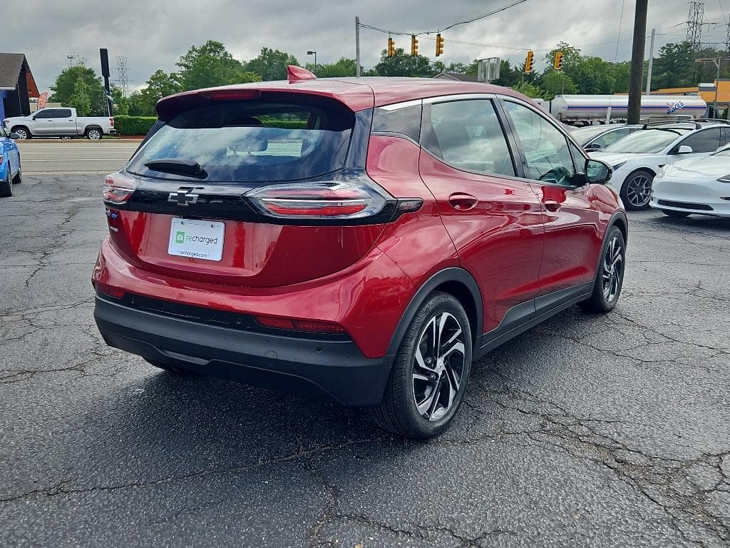 2022 Chevrolet Bolt EV view 3