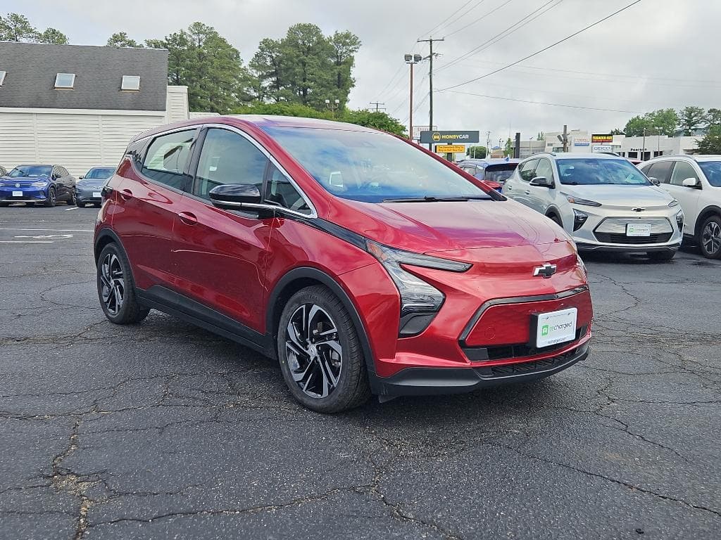 2022 Chevrolet Bolt EV view 4