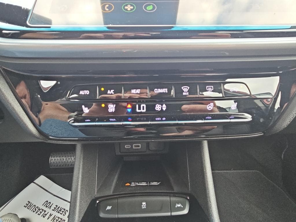 2022 Chevrolet Bolt EV view 12