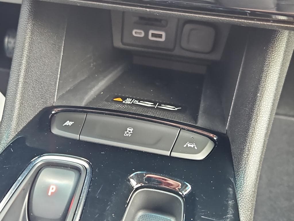 2022 Chevrolet Bolt EV view 13