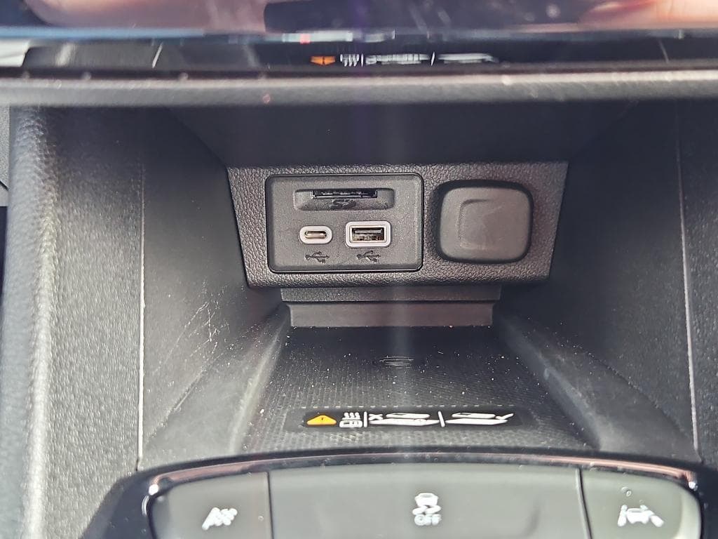 2022 Chevrolet Bolt EV view 14