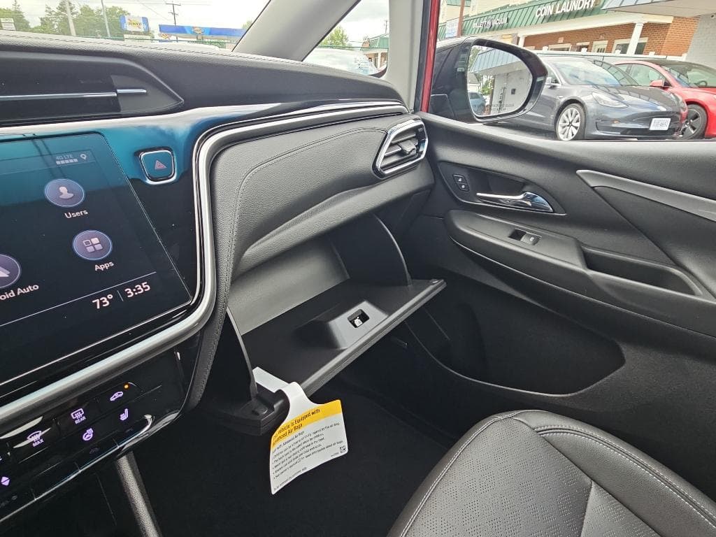2022 Chevrolet Bolt EV view 17