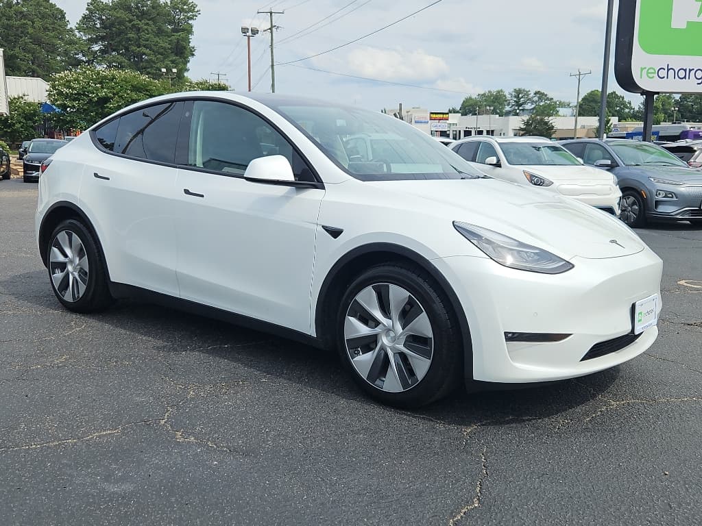 2021 Tesla Model Y view 4