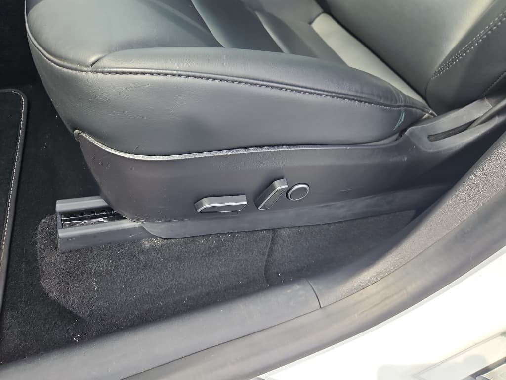 2021 Tesla Model Y view 7