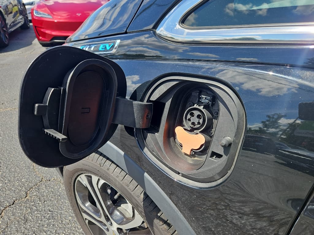 2021 Chevrolet Bolt EV view 5