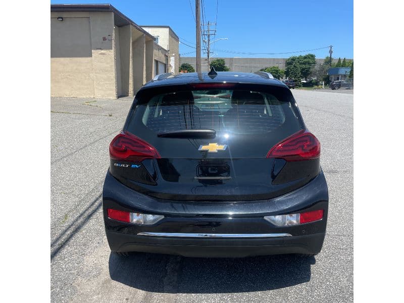 2021 Chevrolet Bolt EV view 4