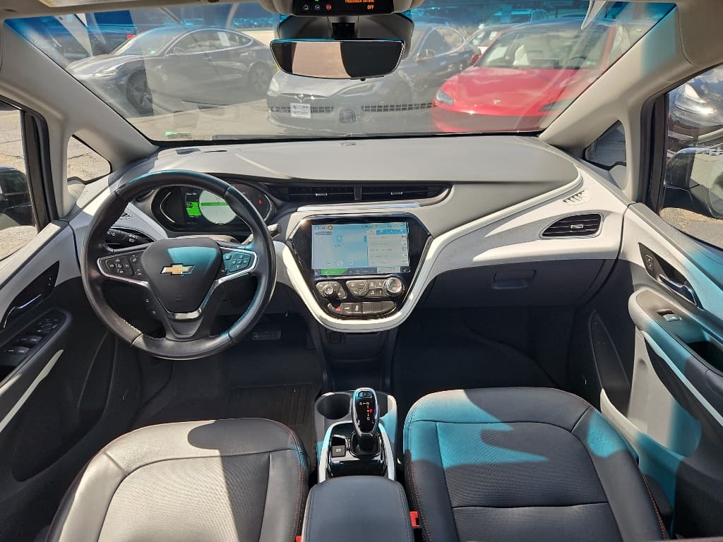 2021 Chevrolet Bolt EV view 16