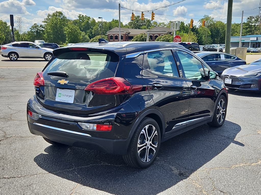 2021 Chevrolet Bolt EV view 3