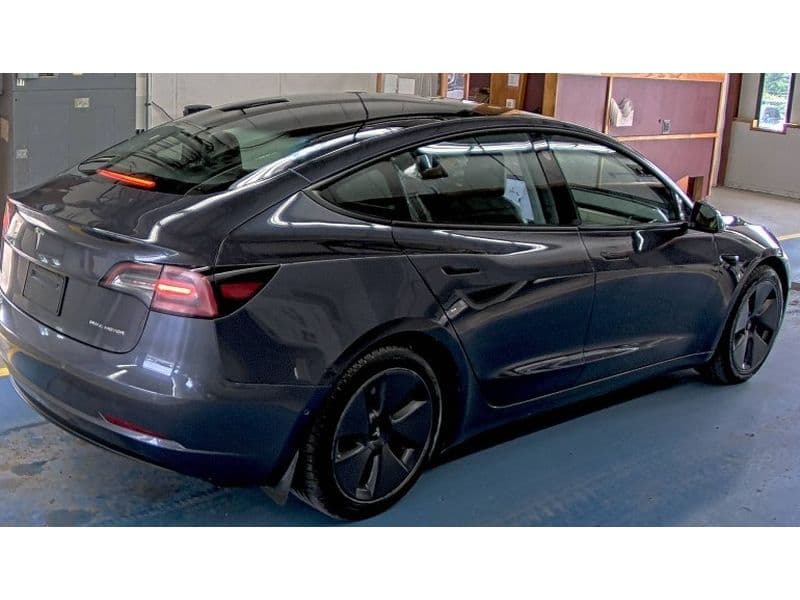 2022 Tesla Model 3 view 3