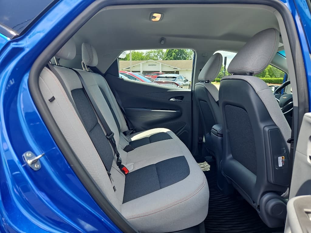 2021 Chevrolet Bolt EV view 17