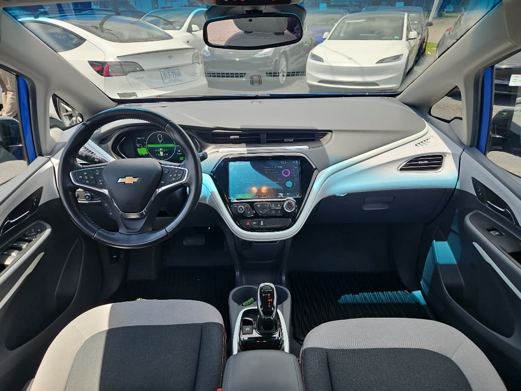 2021 Chevrolet Bolt EV view 8