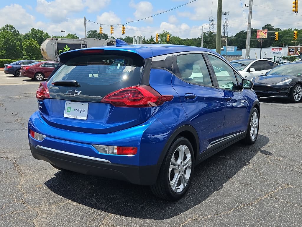 2021 Chevrolet Bolt EV view 3