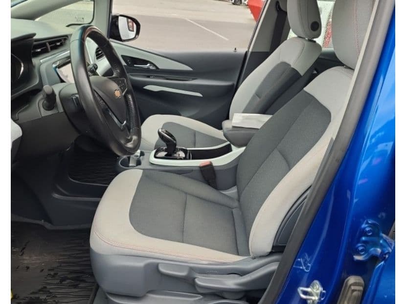 2021 Chevrolet Bolt EV view 5
