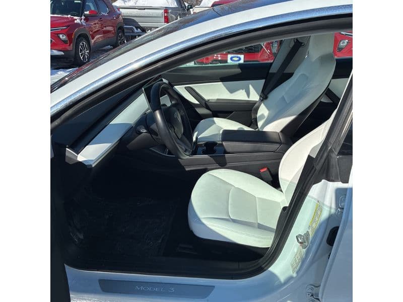 2018 Tesla Model 3 view 5