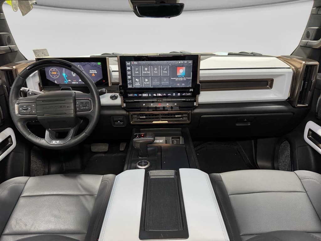2025 GMC Hummer EV Pickup view 6