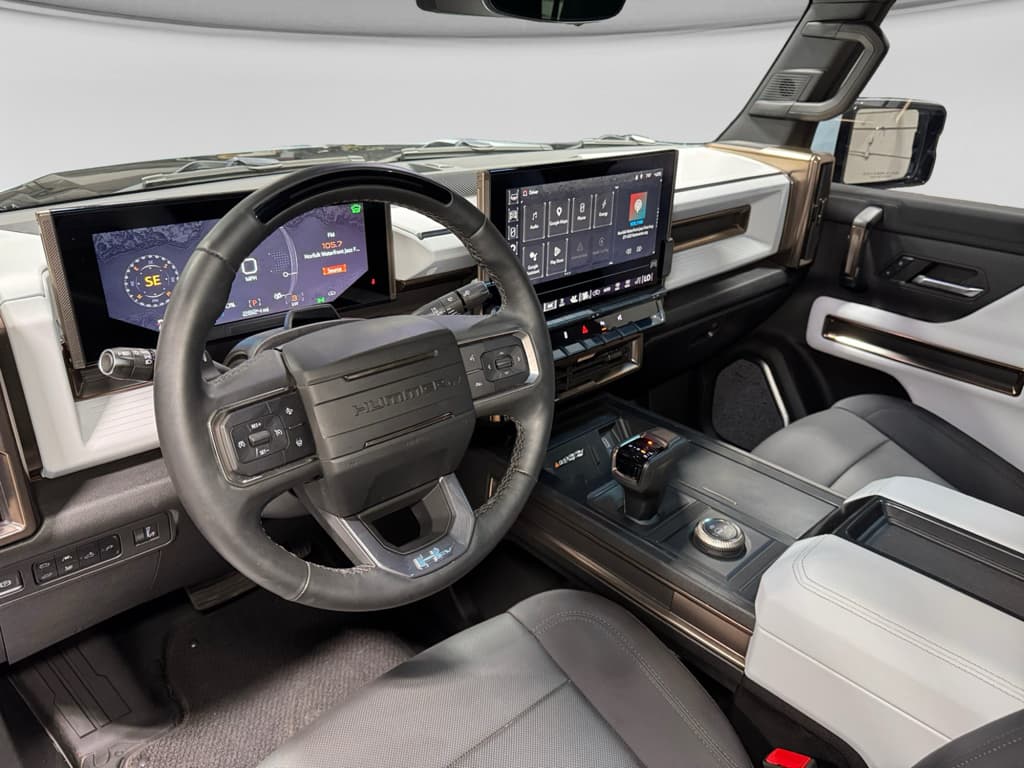 2025 GMC Hummer EV Pickup view 7